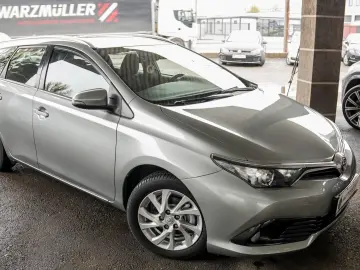 Toyota Auris 1.8 hybrid Business