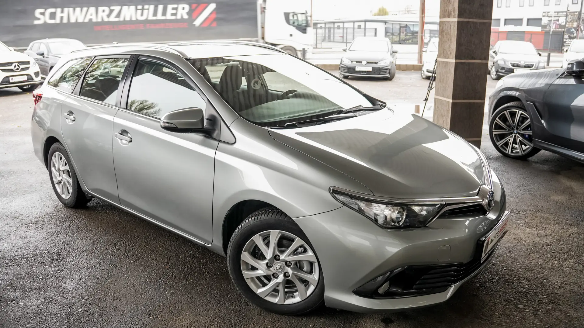 Toyota Auris 1.8 hybrid Business