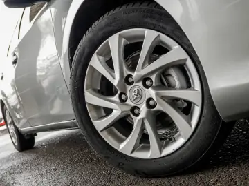 Toyota Auris 1.8 hybrid Business