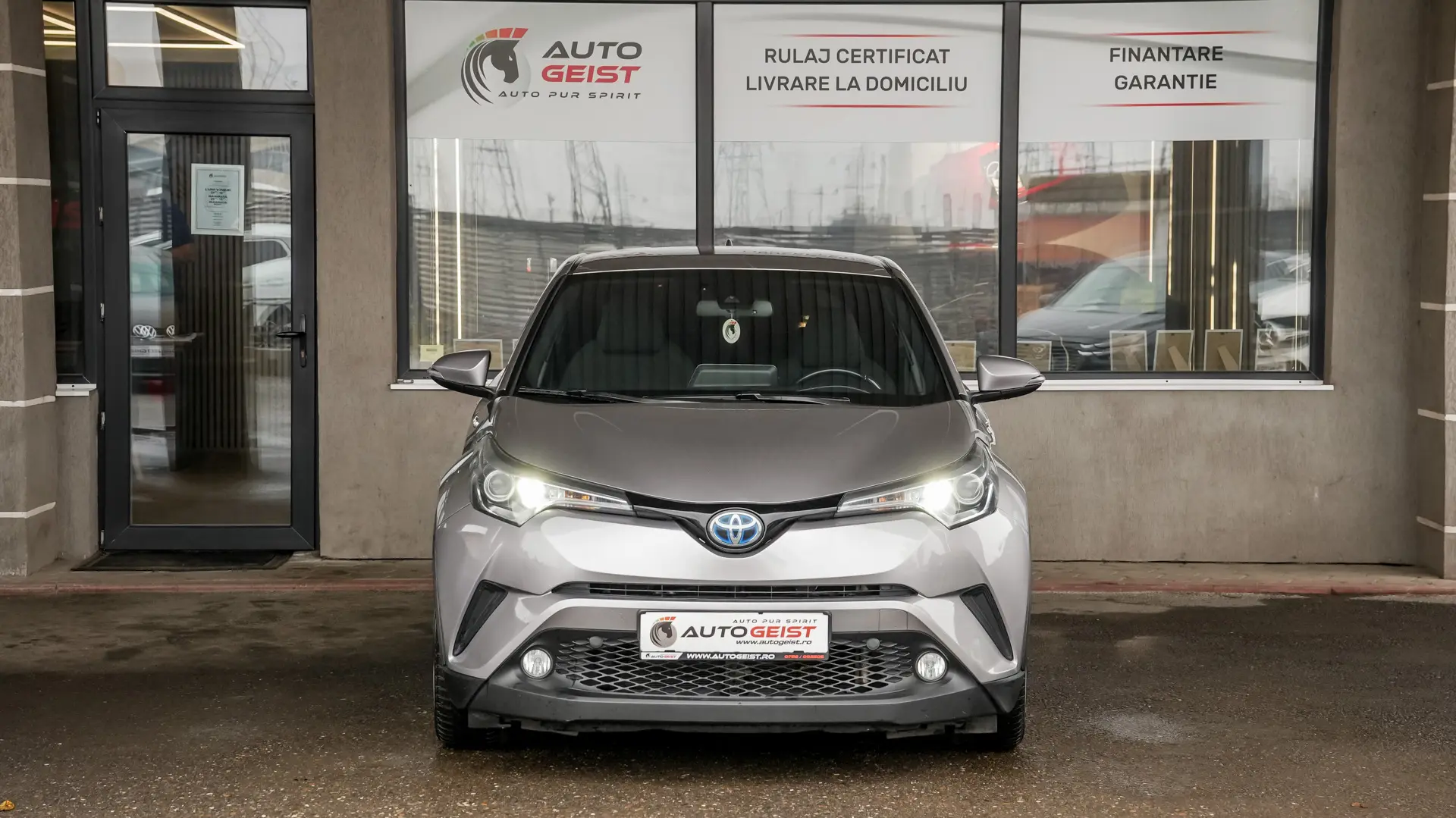 TOYOTA C-HR 1.8 hybrid