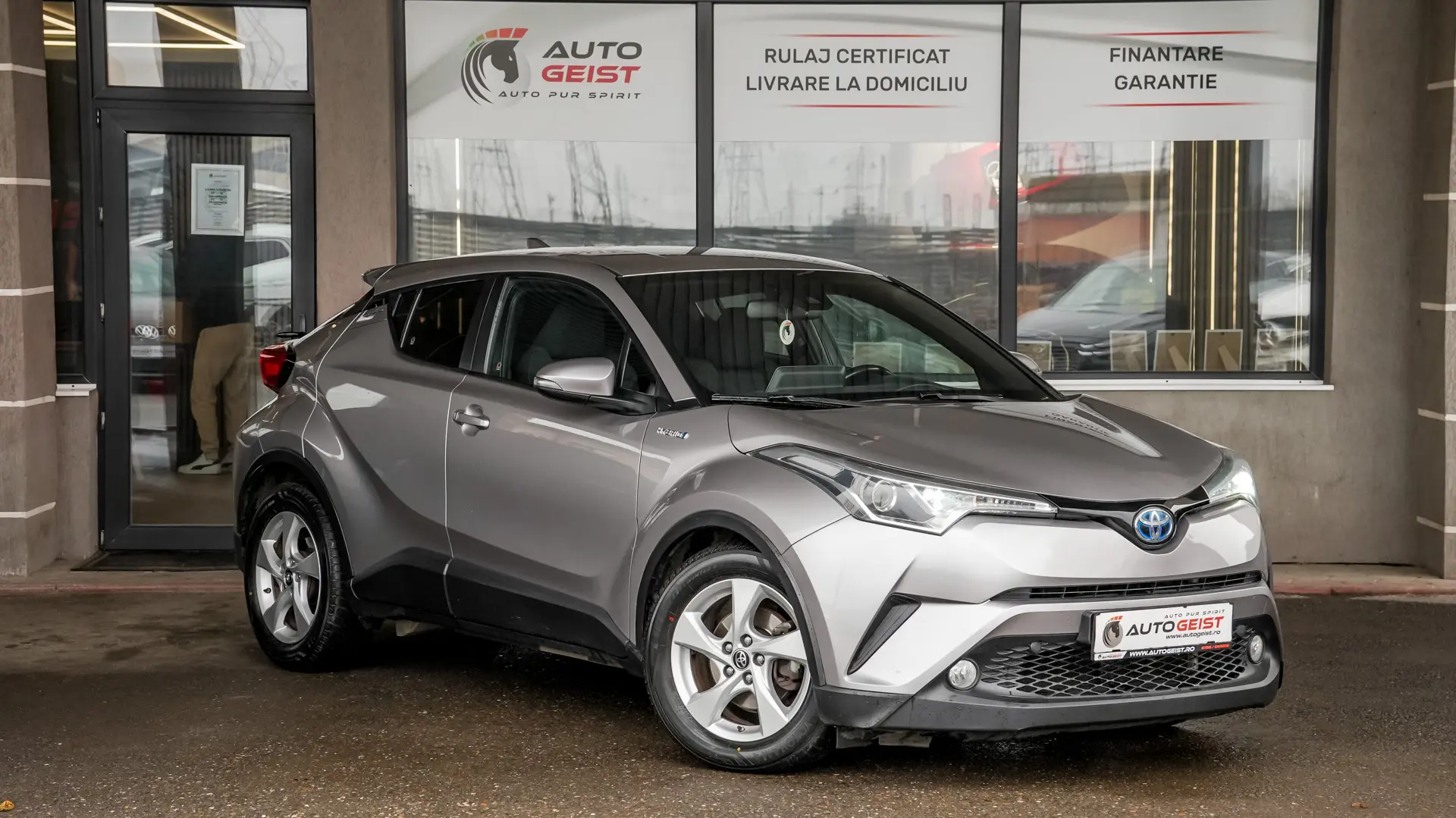 TOYOTA C-HR 1.8 hybrid