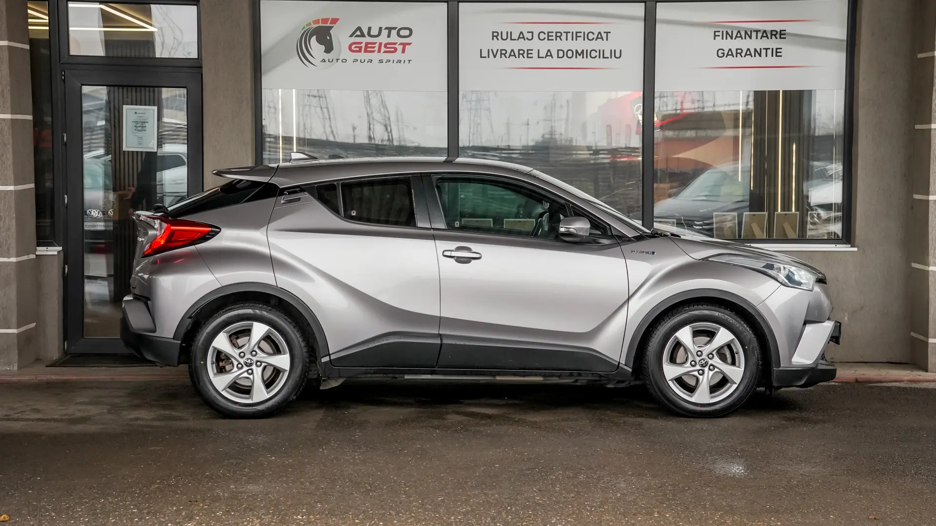 TOYOTA C-HR 1.8 hybrid