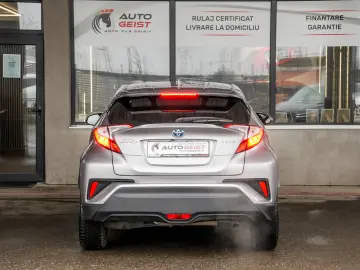 TOYOTA C-HR 1.8 hybrid
