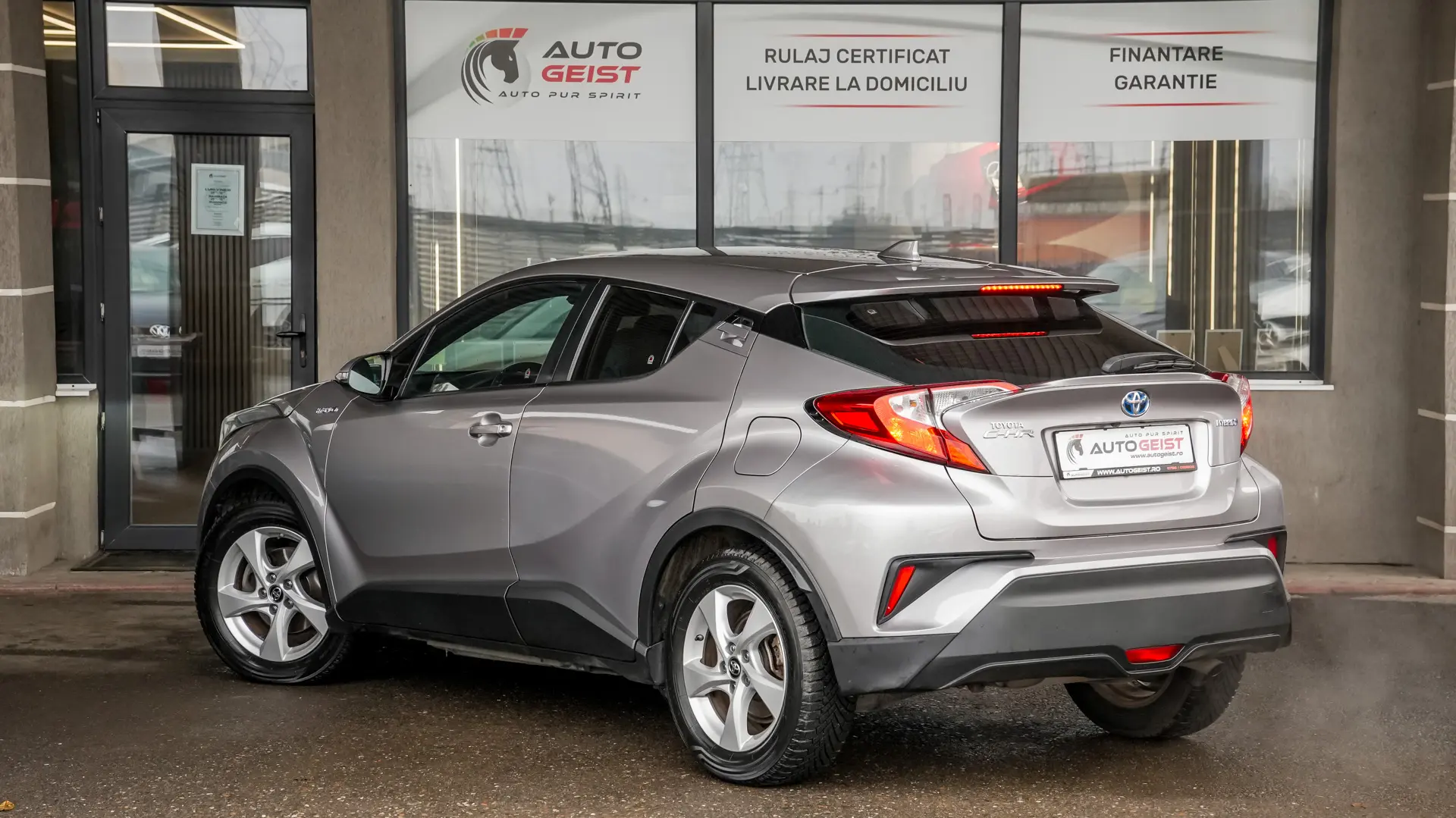 TOYOTA C-HR 1.8 hybrid