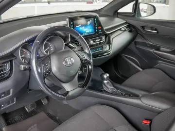 TOYOTA C-HR 1.8 hybrid