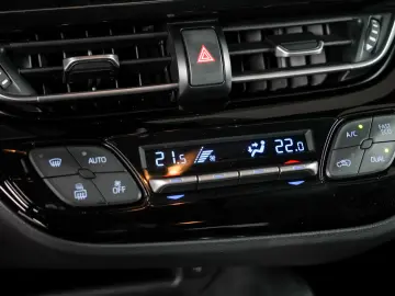 TOYOTA C-HR 1.8 hybrid