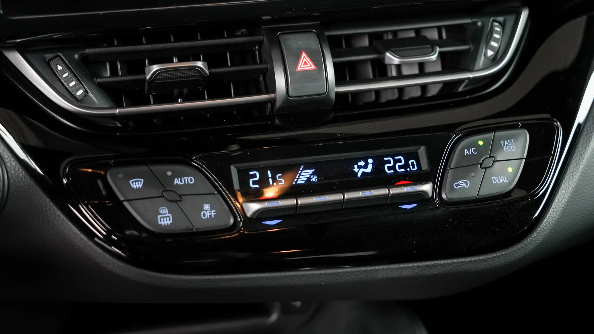 TOYOTA C-HR 1.8 hybrid