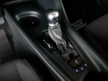 TOYOTA C-HR 1.8 hybrid