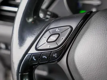 TOYOTA C-HR 1.8 hybrid