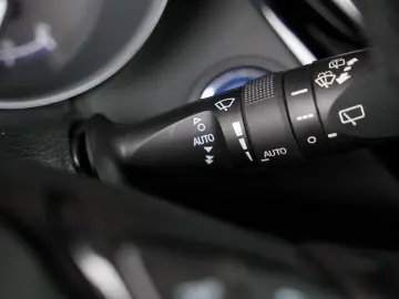 TOYOTA C-HR 1.8 hybrid