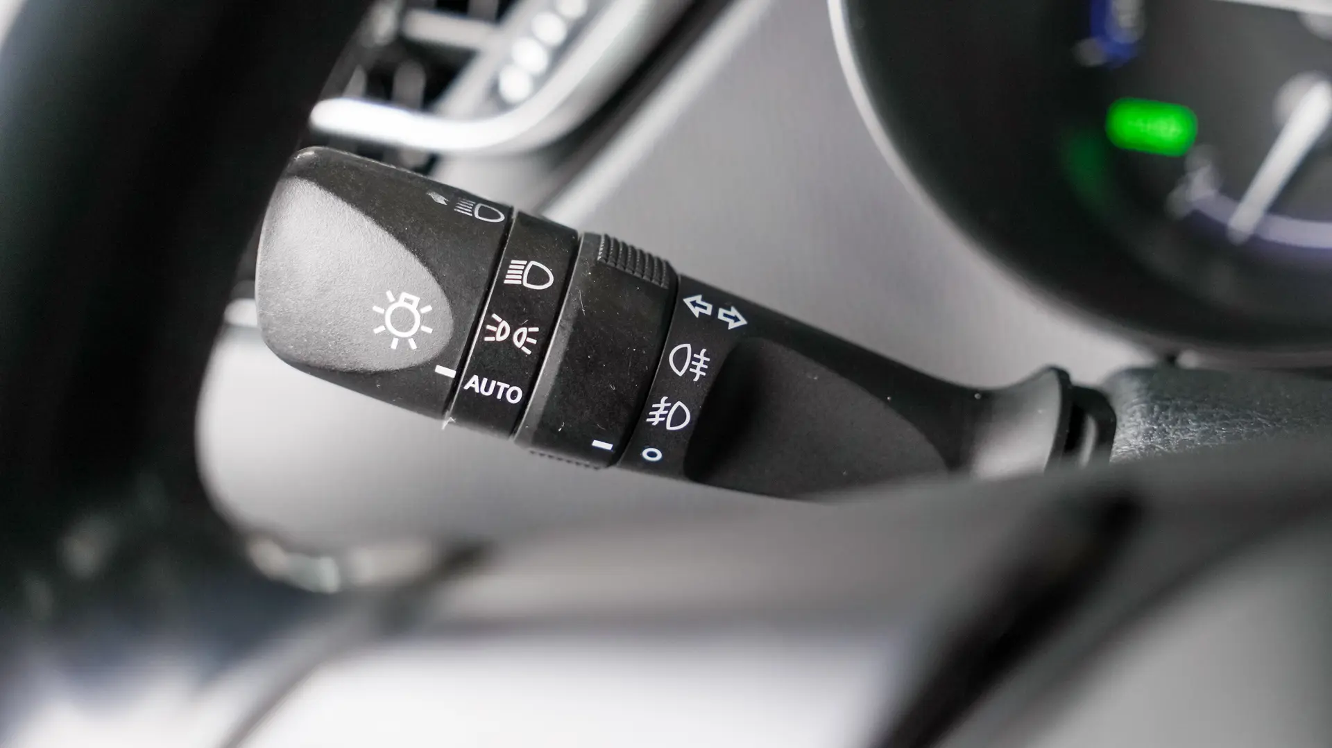 TOYOTA C-HR 1.8 hybrid