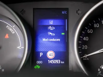 TOYOTA C-HR 1.8 hybrid