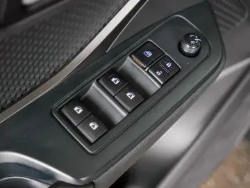 TOYOTA C-HR 1.8 hybrid