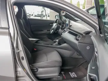 TOYOTA C-HR 1.8 hybrid