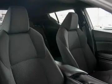 TOYOTA C-HR 1.8 hybrid