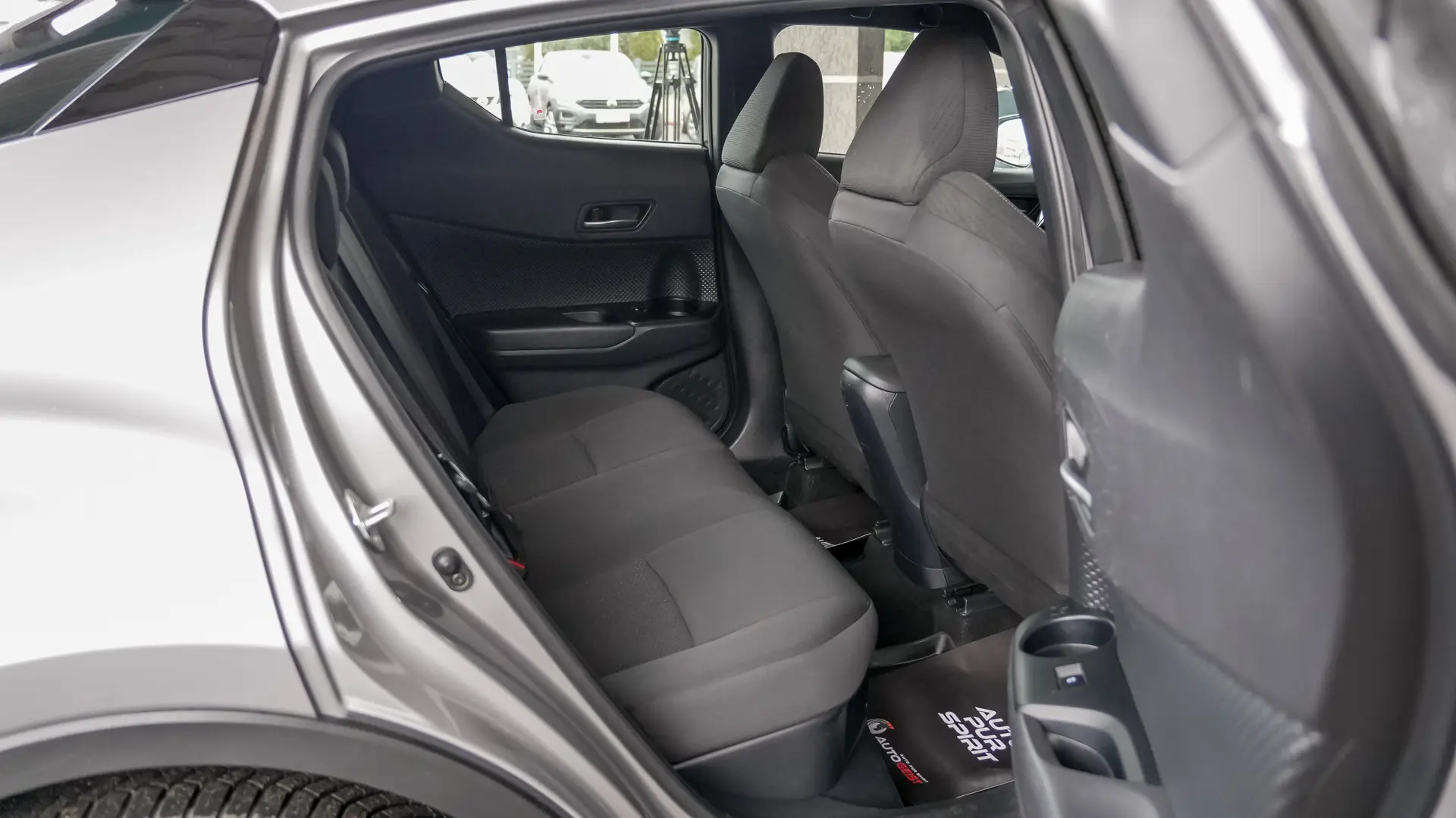 TOYOTA C-HR 1.8 hybrid