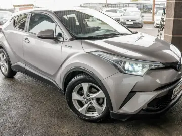 TOYOTA C-HR 1.8 hybrid
