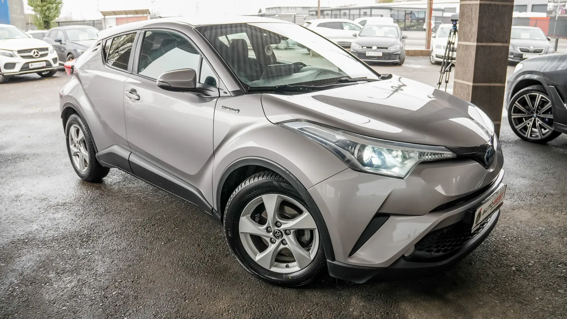 TOYOTA C-HR 1.8 hybrid
