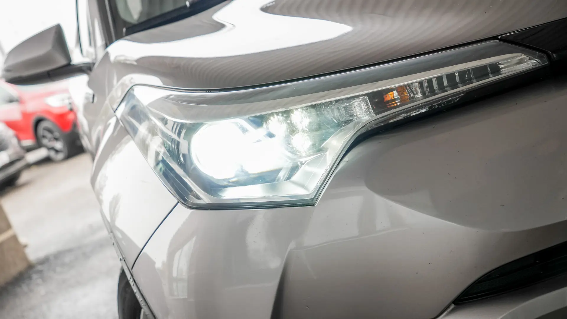 TOYOTA C-HR 1.8 hybrid