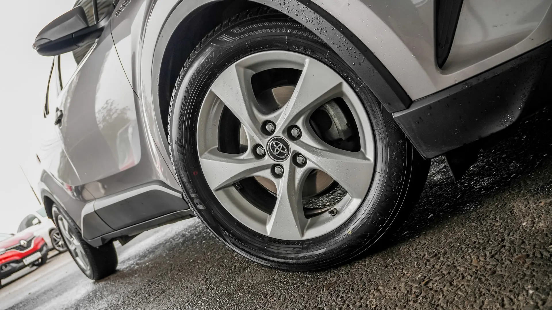 TOYOTA C-HR 1.8 hybrid