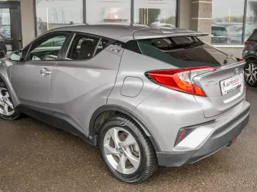 TOYOTA C-HR 1.8 hybrid