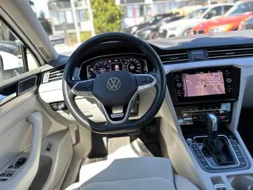 VW Passat• 272 CP• 4 Motion• DSG• Elegance• 2.0 Benzina
