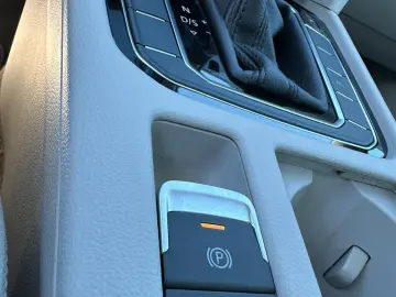 VW Passat• 272 CP• 4 Motion• DSG• Elegance• 2.0 Benzina