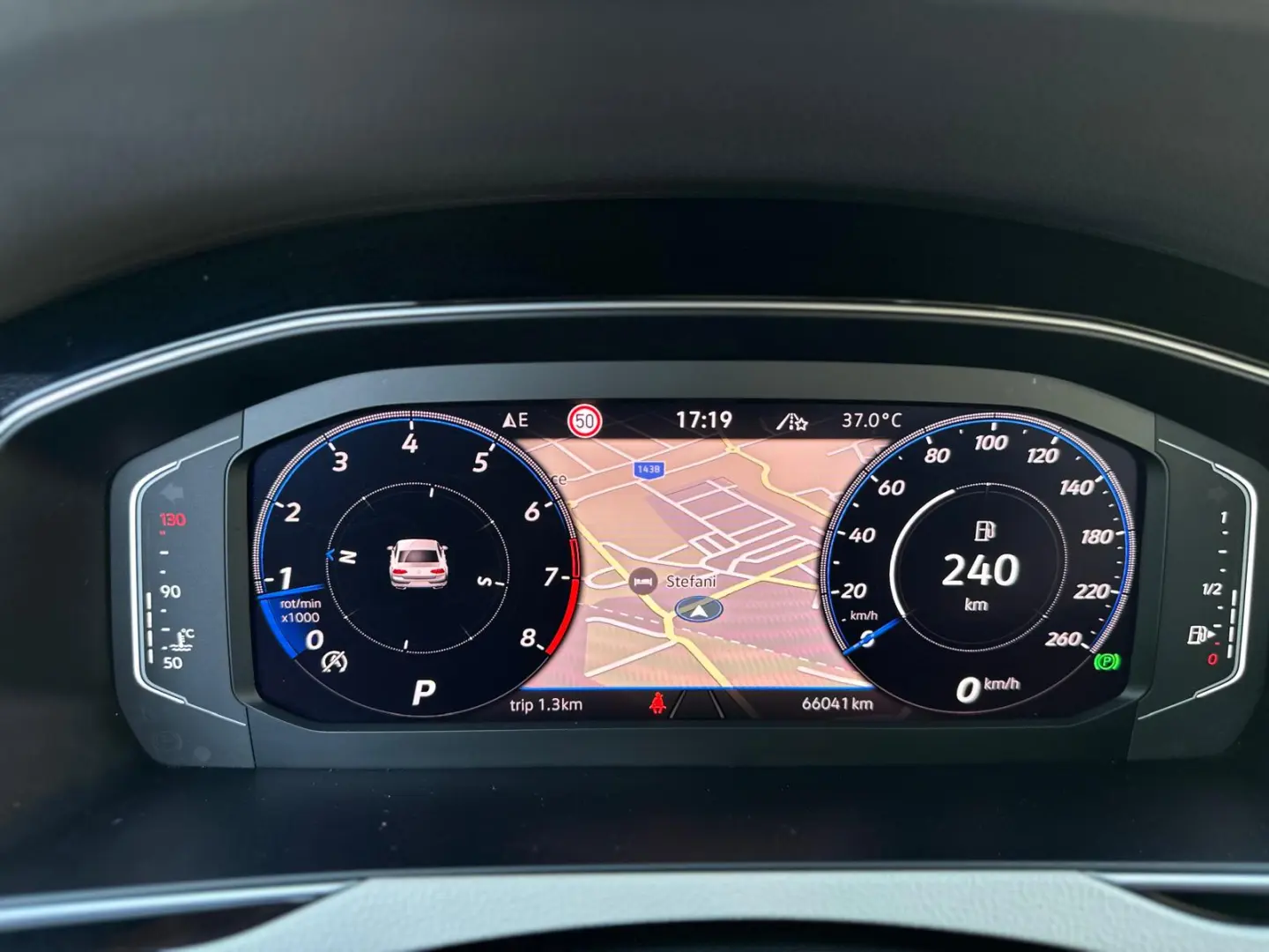 VW Passat• 272 CP• 4 Motion• DSG• Elegance• 2.0 Benzina