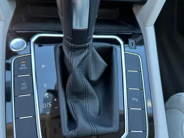 VW Passat• 272 CP• 4 Motion• DSG• Elegance• 2.0 Benzina