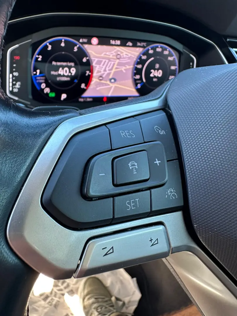 VW Passat• 272 CP• 4 Motion• DSG• Elegance• 2.0 Benzina