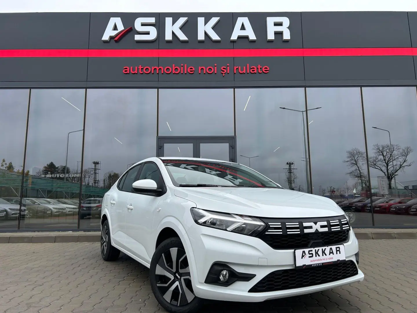 Dacia Logan ECO-G 100 MT6 Expression 2025