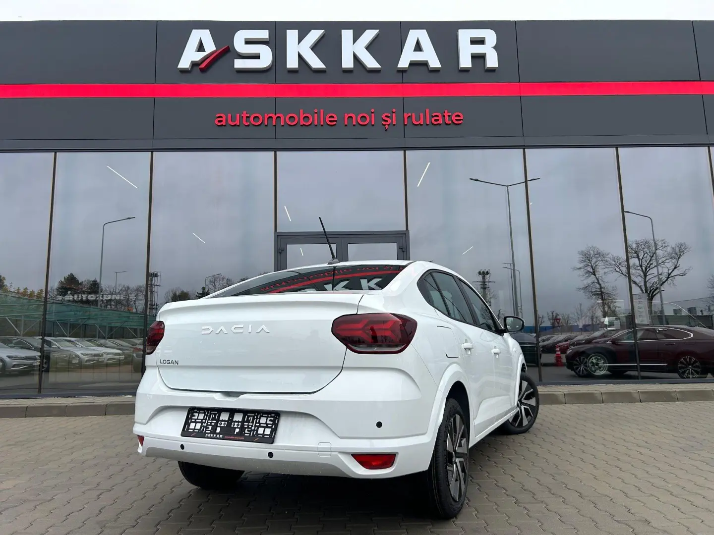 Dacia Logan ECO-G 100 MT6 Expression 2025