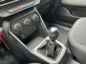 Dacia Logan ECO-G 100 MT6 Expression 2025