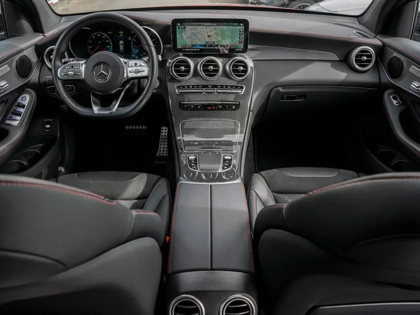 GLC 300 AMG-LINE STH. SHD DISTRONIC HUD NIGHT