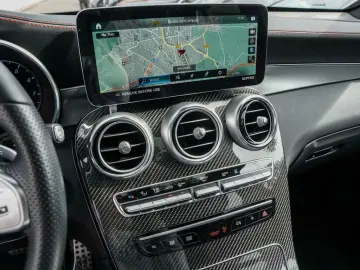 GLC 300 AMG-LINE STH. SHD DISTRONIC HUD NIGHT