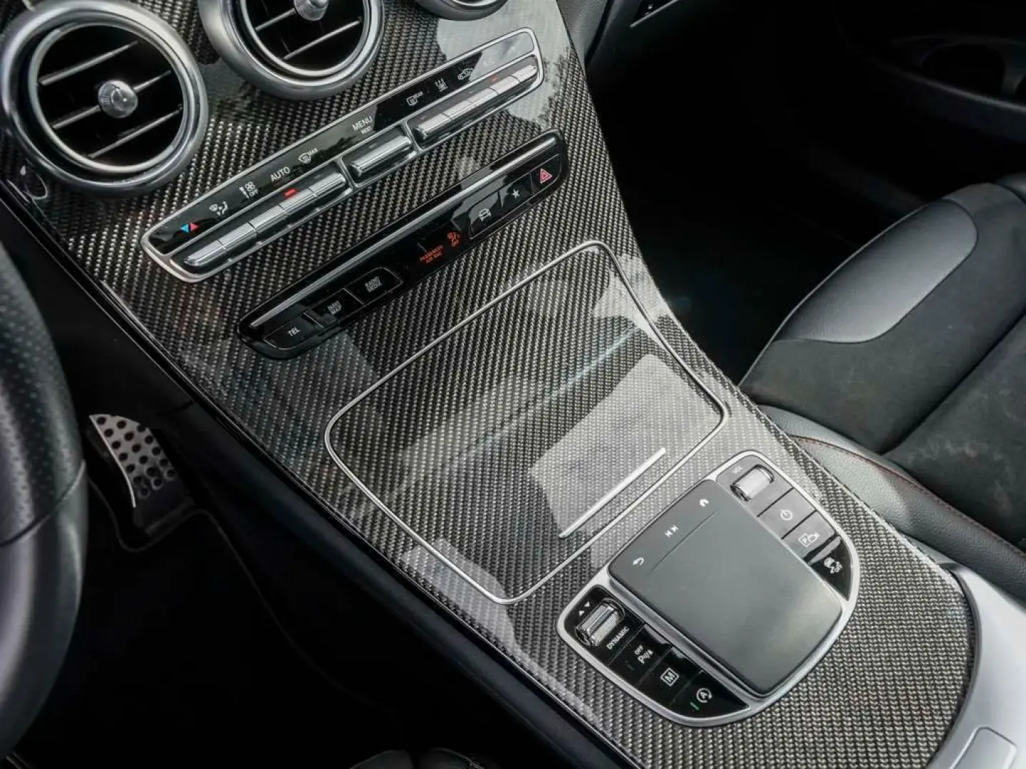 GLC 300 AMG-LINE STH. SHD DISTRONIC HUD NIGHT