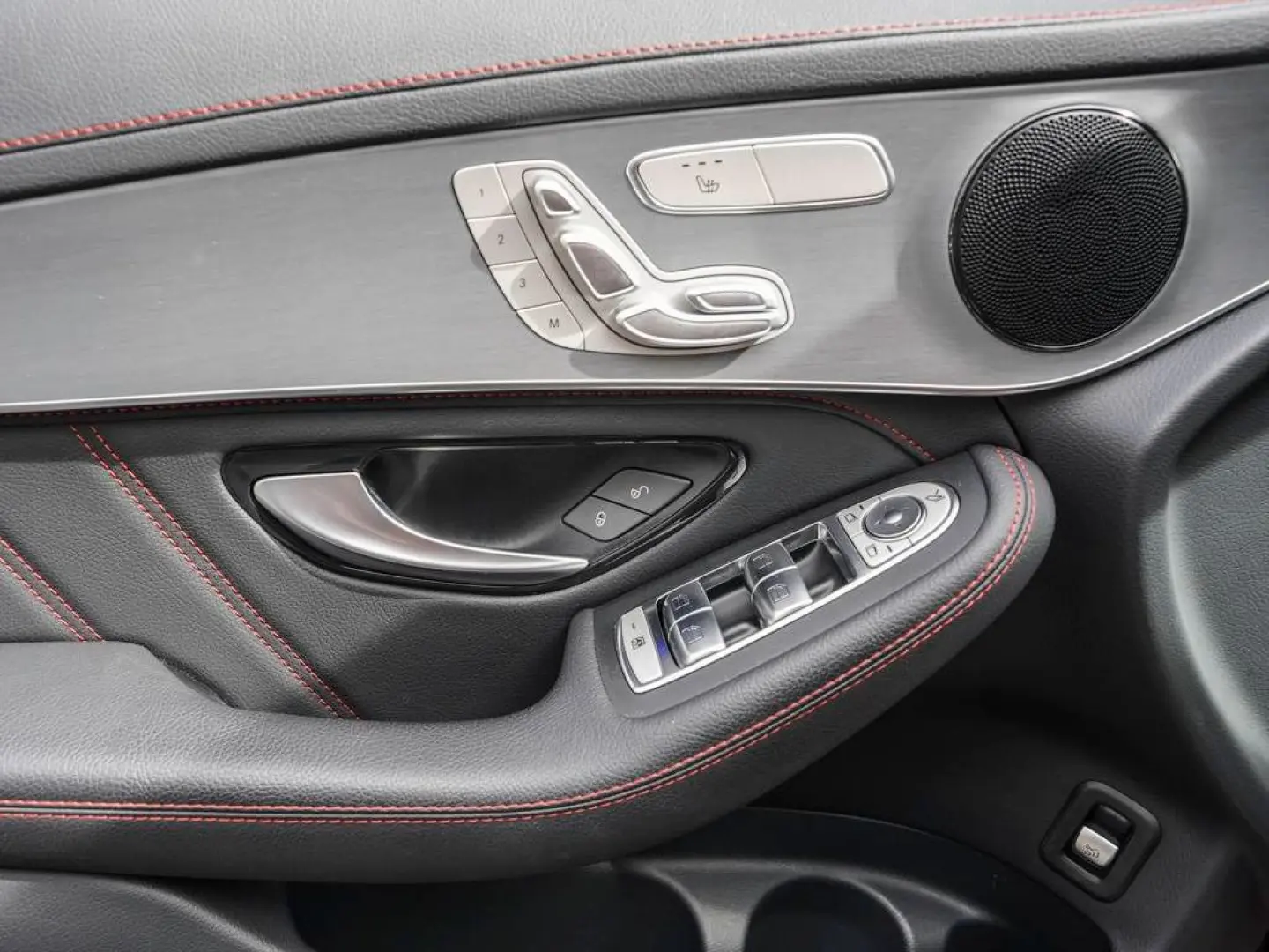 GLC 300 AMG-LINE STH. SHD DISTRONIC HUD NIGHT