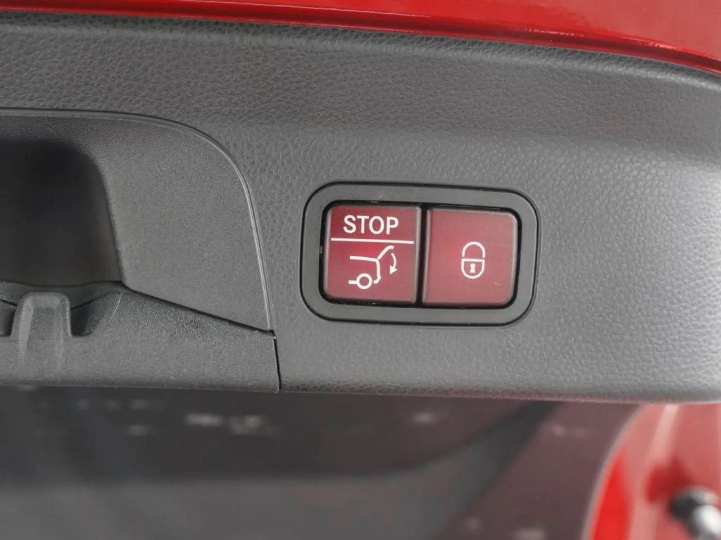 GLC 300 AMG-LINE STH. SHD DISTRONIC HUD NIGHT