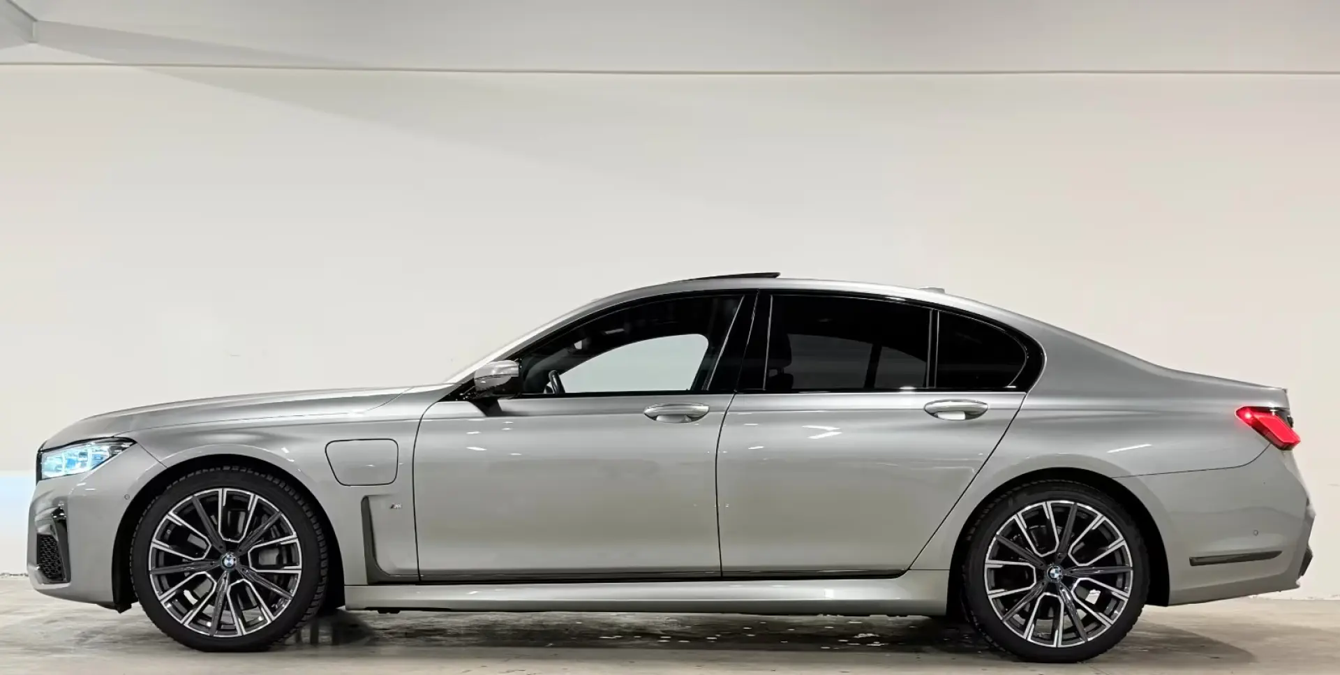 BMW 745e M Pack Individual