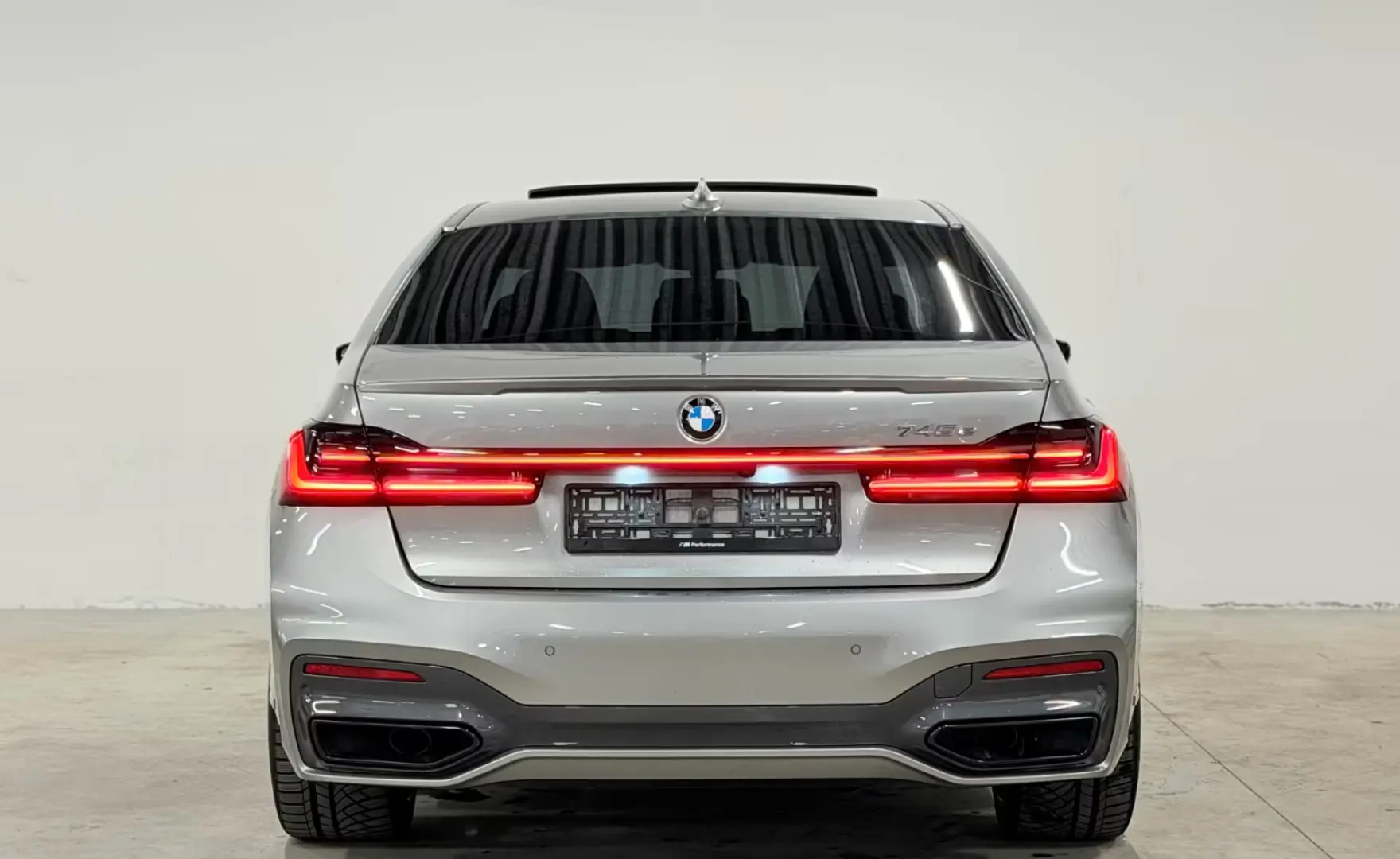 BMW 745e M Pack Individual