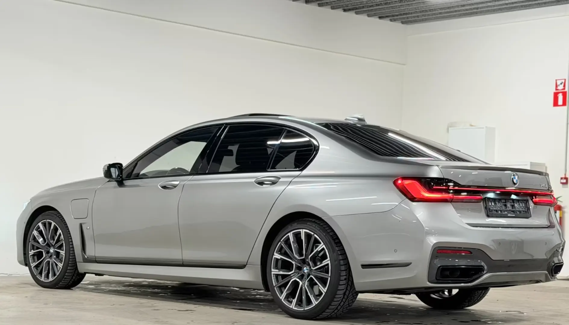 BMW 745e M Pack Individual