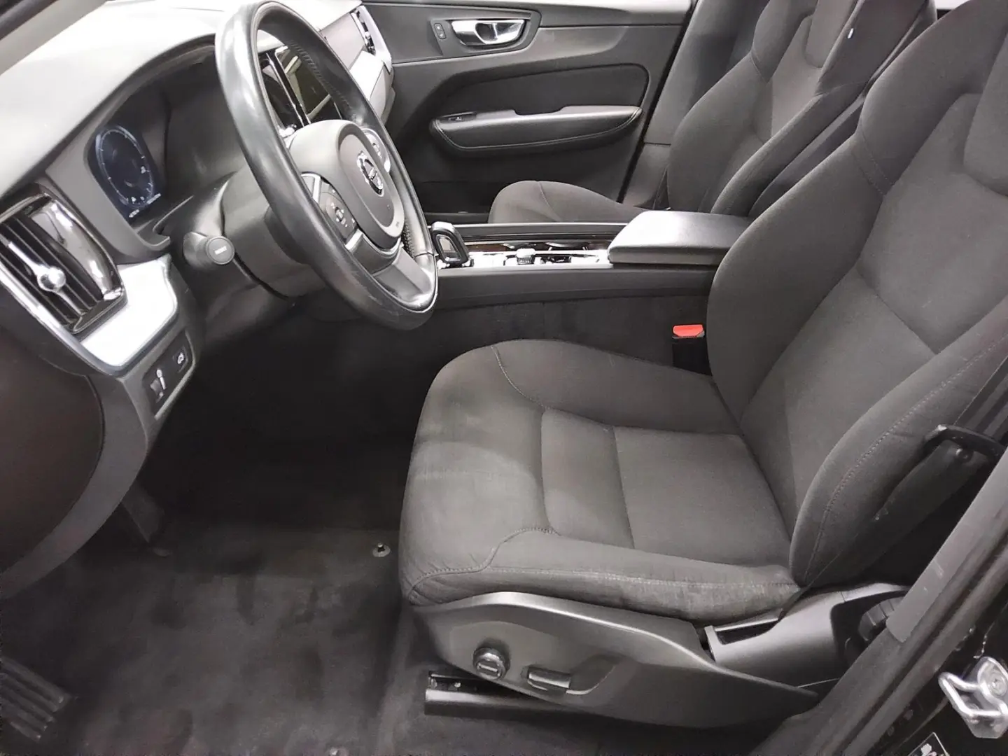 XC60 B4 D Momentum Navi LED AHK