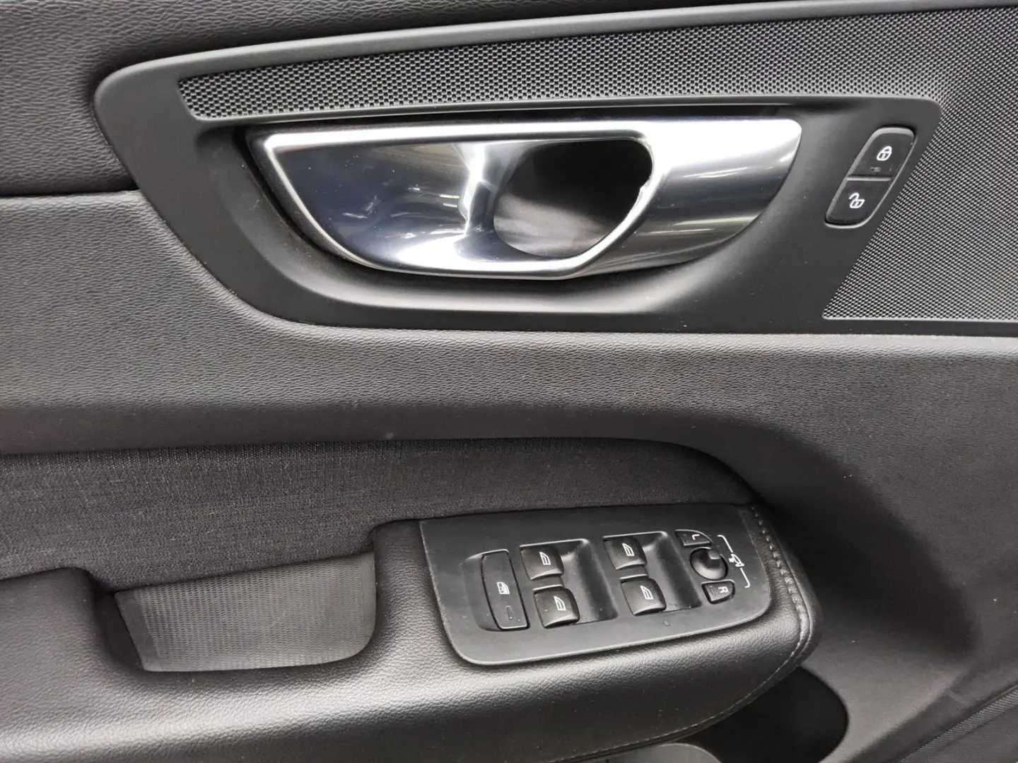 XC60 B4 D Momentum Navi LED AHK