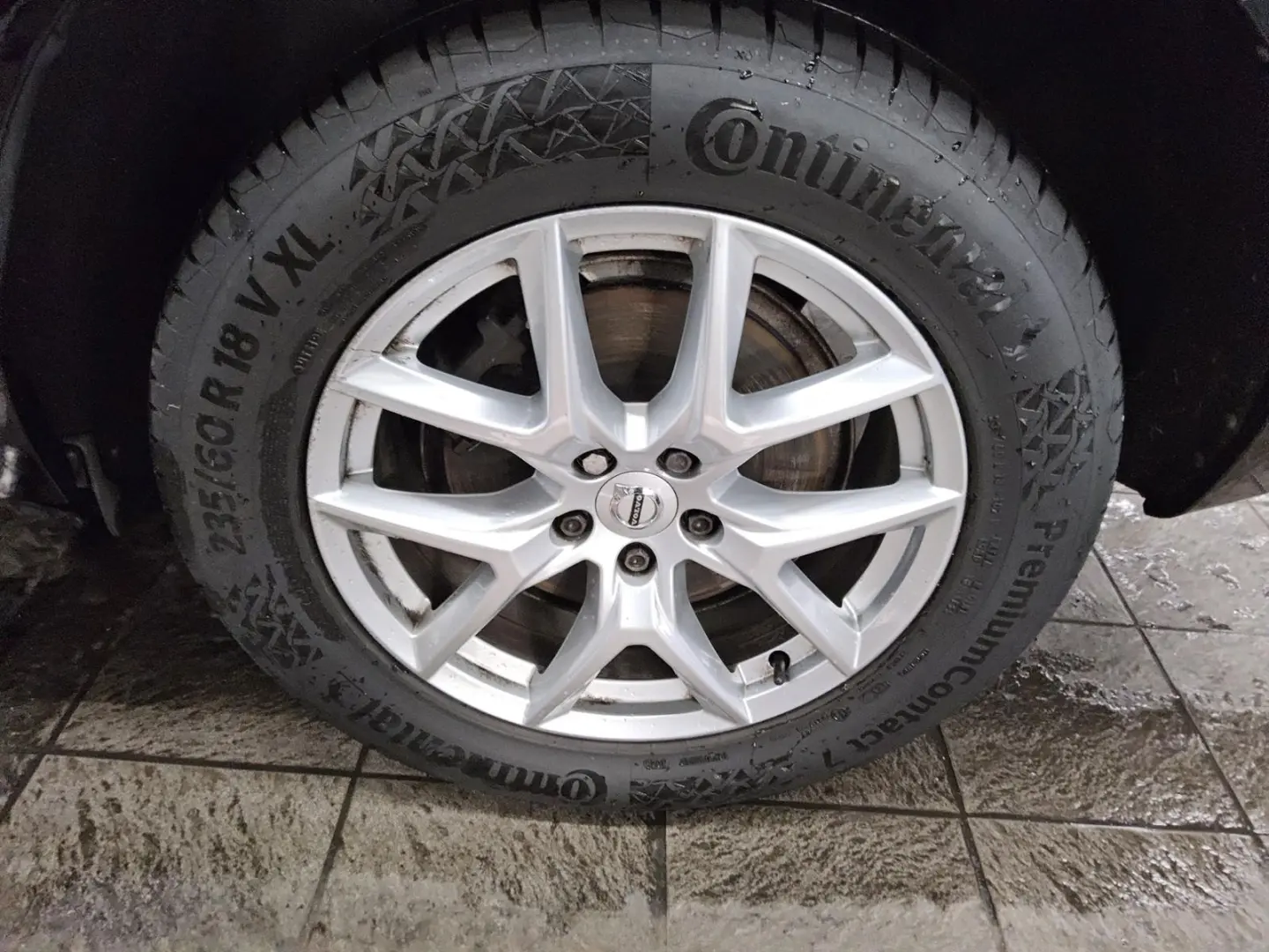 XC60 B4 D Momentum Navi LED AHK