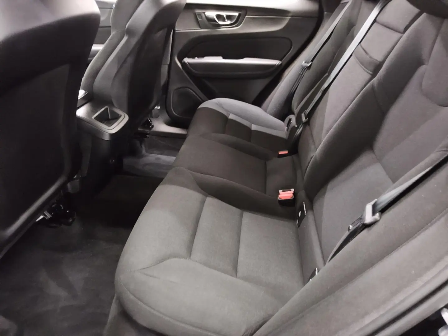 XC60 B4 D Momentum Navi LED AHK