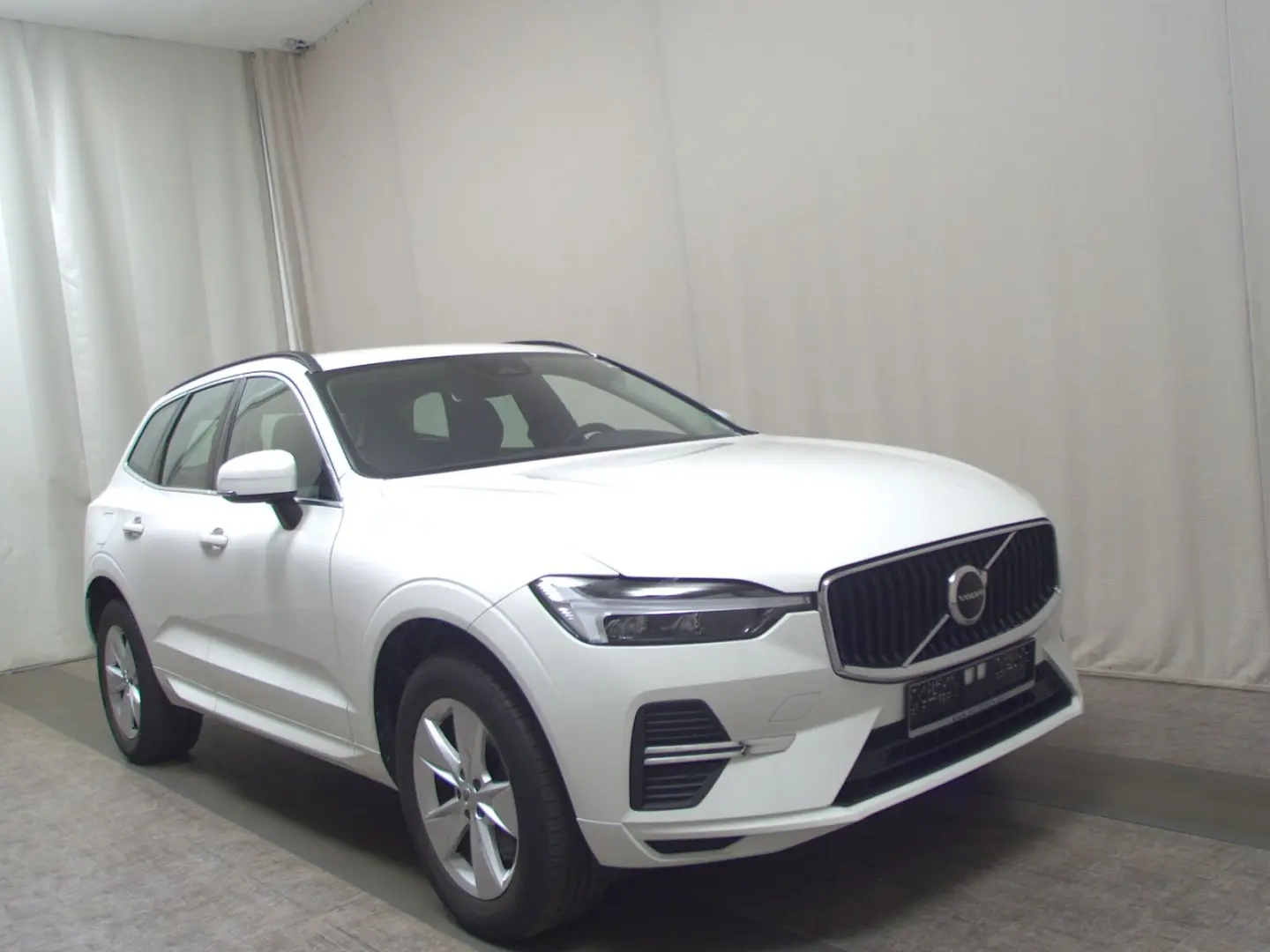 XC60 B4 Momentum Pro Navi LED Leder Sound AHK