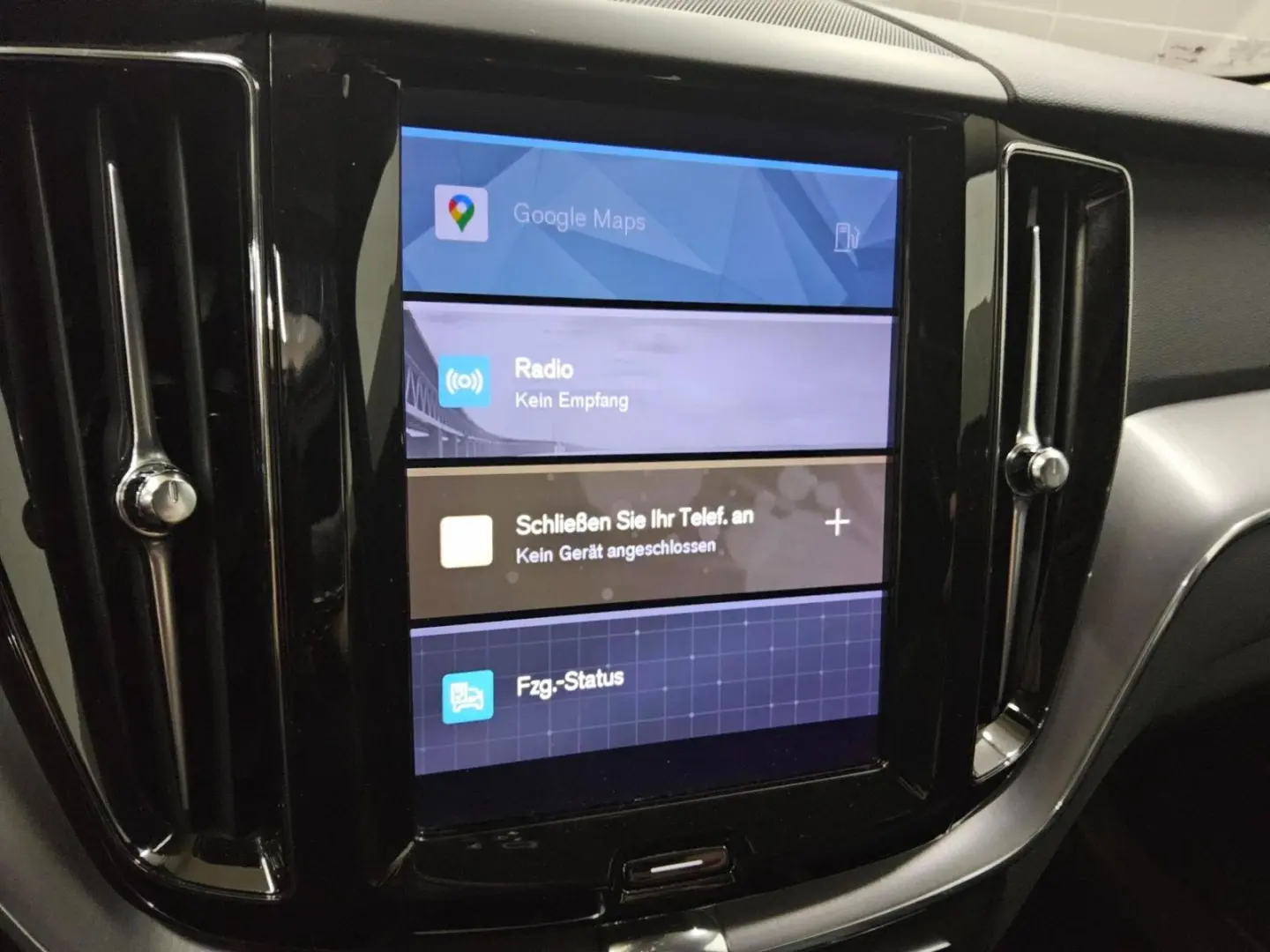 XC60 B4 Momentum Pro Navi LED Leder Sound AHK