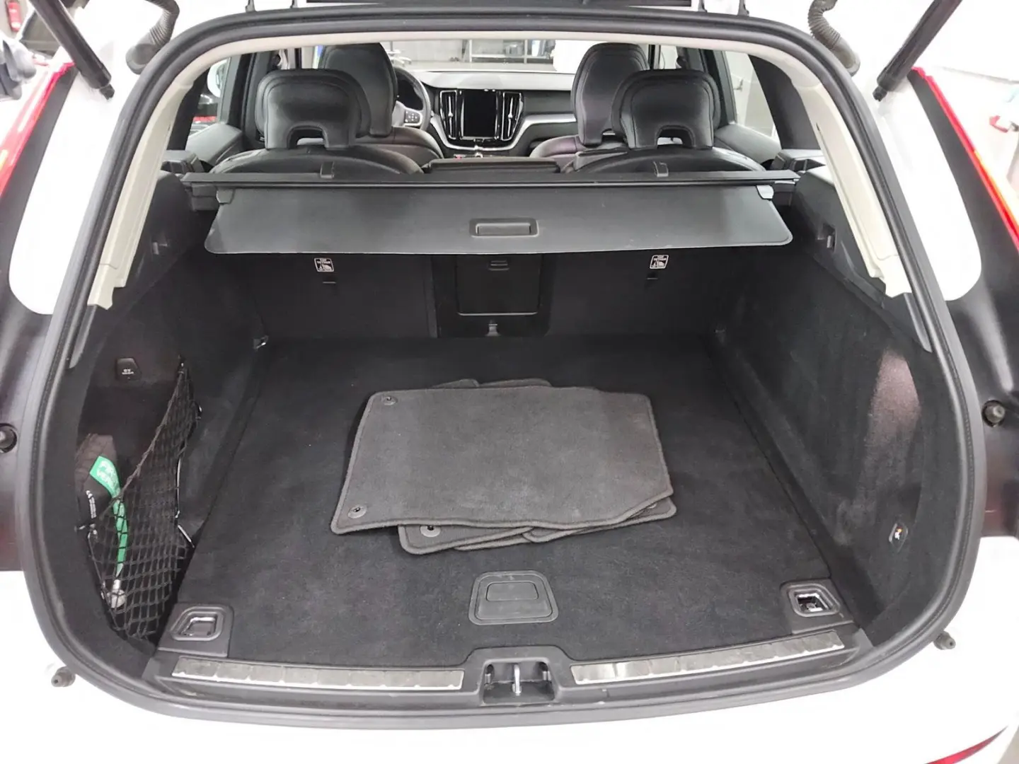 XC60 B4 Momentum Pro Navi LED Leder Sound AHK