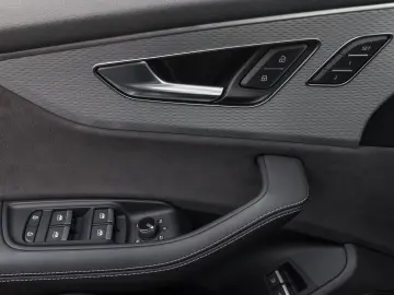 Q8 55 TFSIe Q S LINE FACELIFT LM21 HuD AHK 360