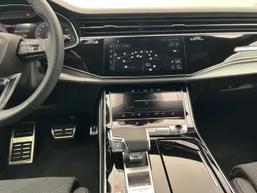 Q8 TFSI e 55 e quattro S line HeadUp Tour Matrix